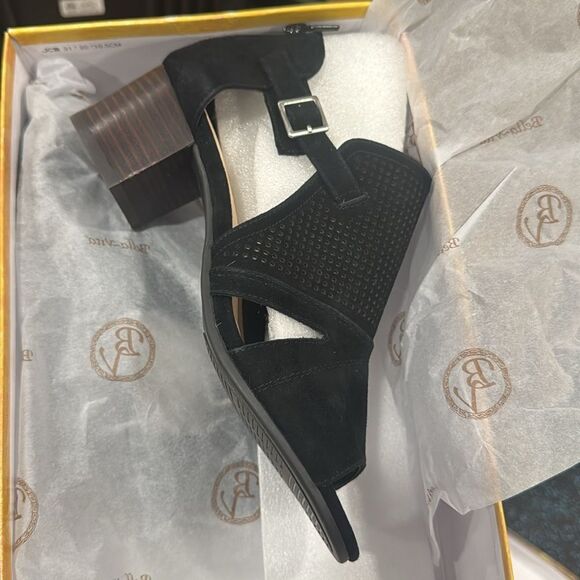 Bella Vita Illiana Block Heeled Sandals - Picture 2 of 3